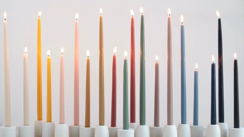 Thí nghiệm nến cho thấy sự thay đổi liên tục của trạng thái cân bằng trong vật lý