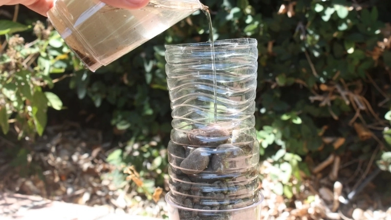  Tự tay thực hiện thí nghiệm lọc nước đơn giản, một hoạt động STEM vui cho cả gia đình