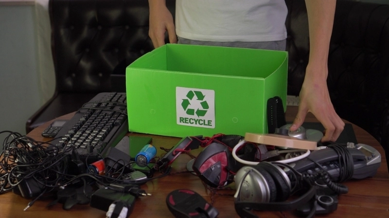 Vật liệu tái chế từ rác thải điện tử, nguồn tài nguyên cho tương lai bền vững