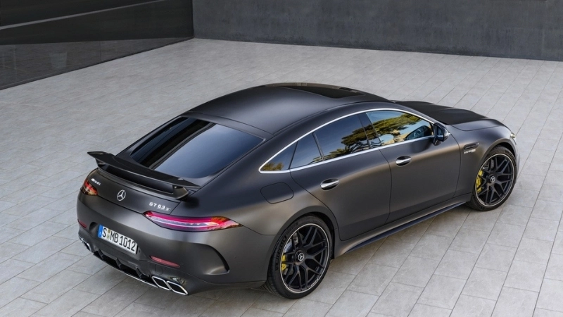 Ưu và nhược điểm của xe thể thao 4 cửa