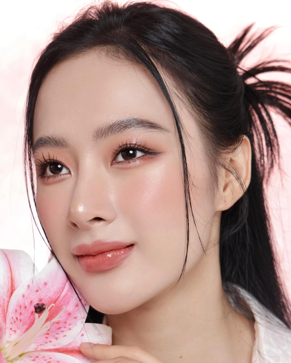 Angela Phương Trinh và hành trình lột xác từ người mẹ nhí đến hiện tại