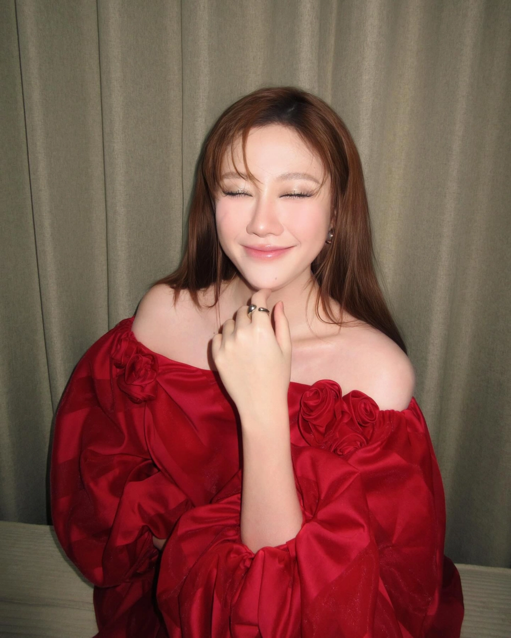 Hình gái xinh cute đáng yêu và rạng rỡ tự nhiên