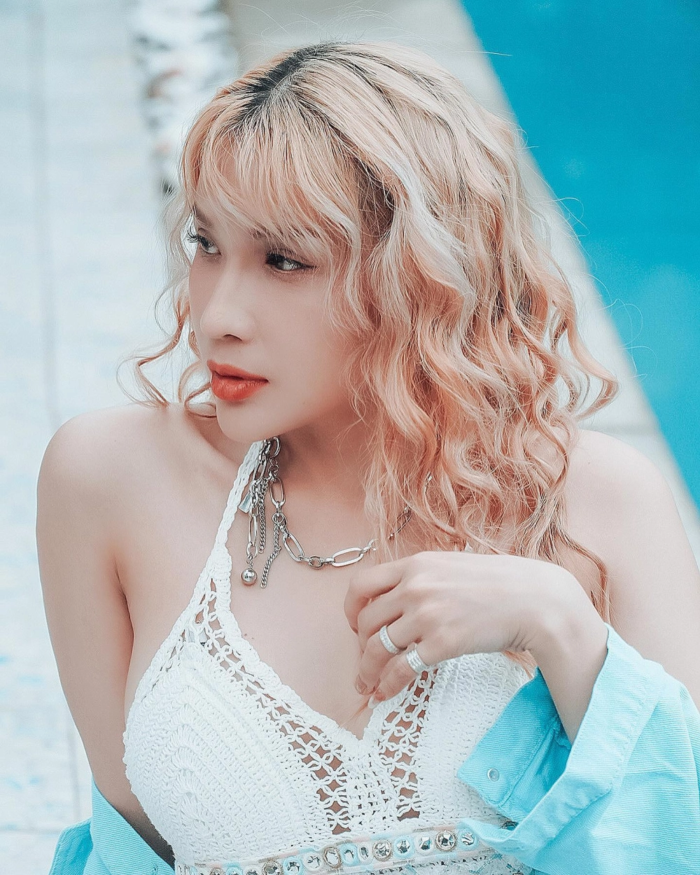 Hình nền gái đẹp 4K sắc nét nổi bật và tươi sáng mọi lúc