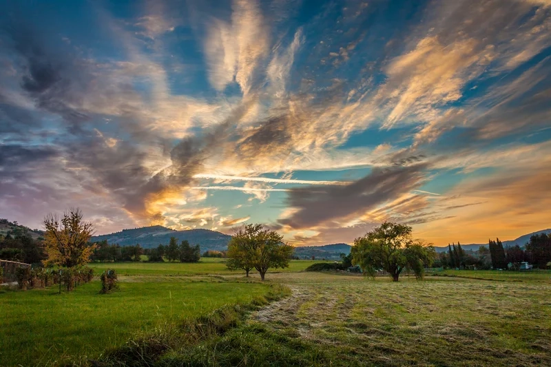 Mỗi ngày tràn năng lượng với hình nền màu xanh da trời