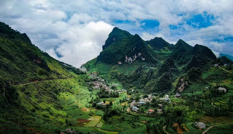 Đắm chìm vào hồn núi rừng trong phong cảnh thiên nhiên hà giang