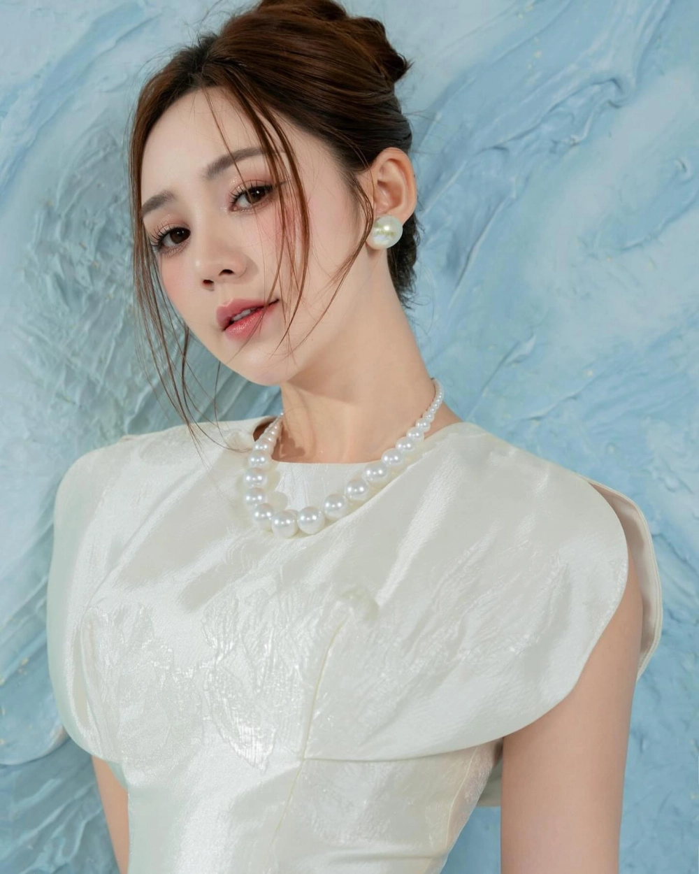 Avatar cô gái đẹp dịu dàng và nổi bật phong cách