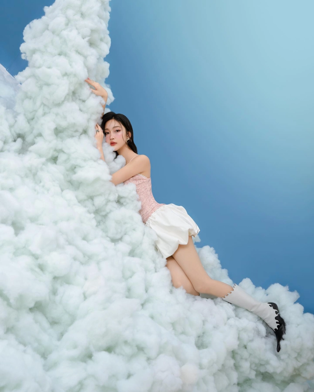 Ảnh avatar tóc ngắn năng động và xinh đẹp mọi lúc