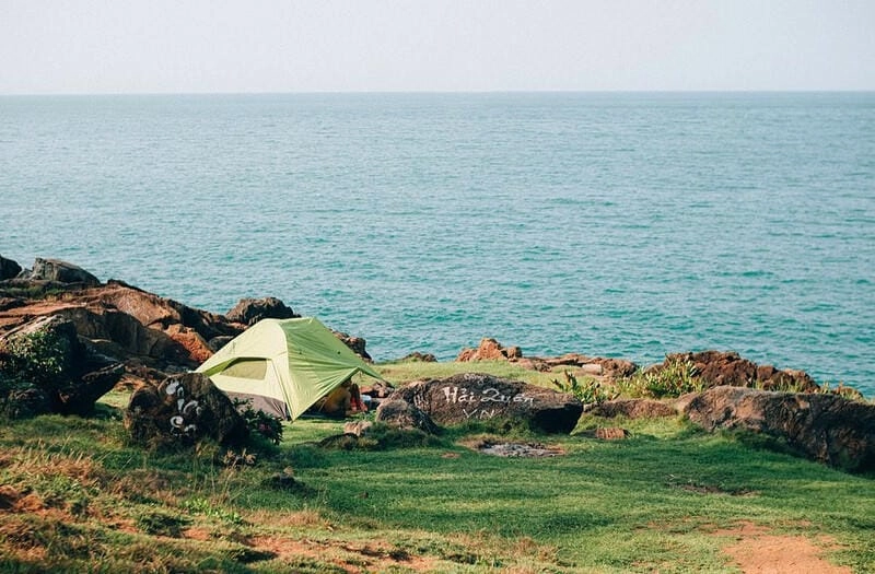 Cùng check in Bãi Đá Đen