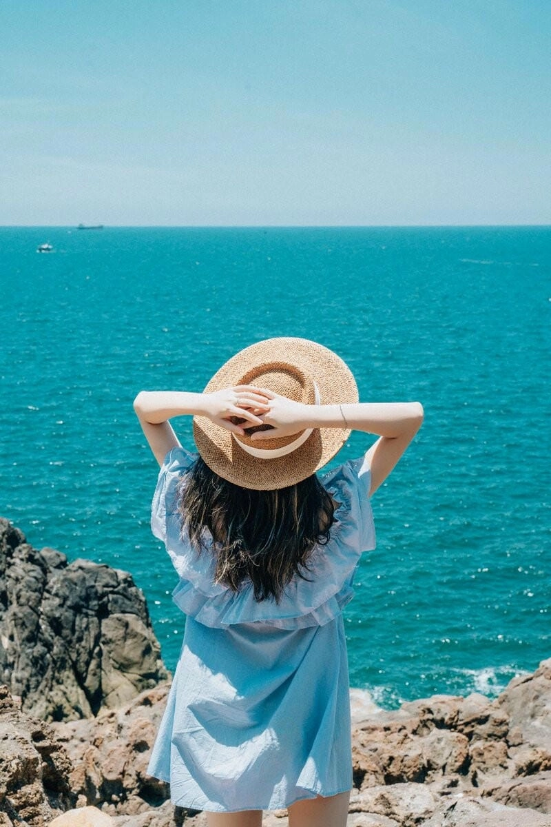 Thưởng thức hải sản Bãi Đá Đen