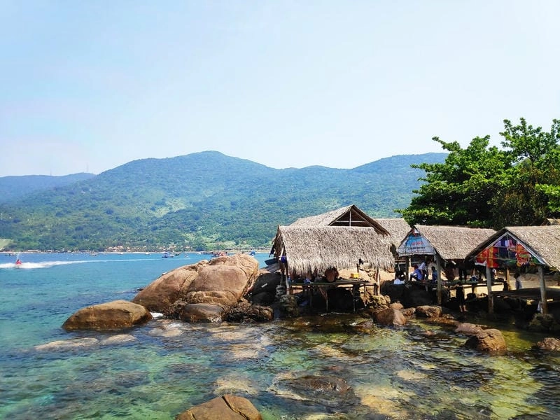 Cùng check in Bãi đá Obama