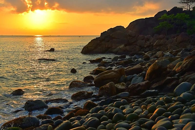 Đọc review Bãi tắm Hoàng Hậu chi tiết