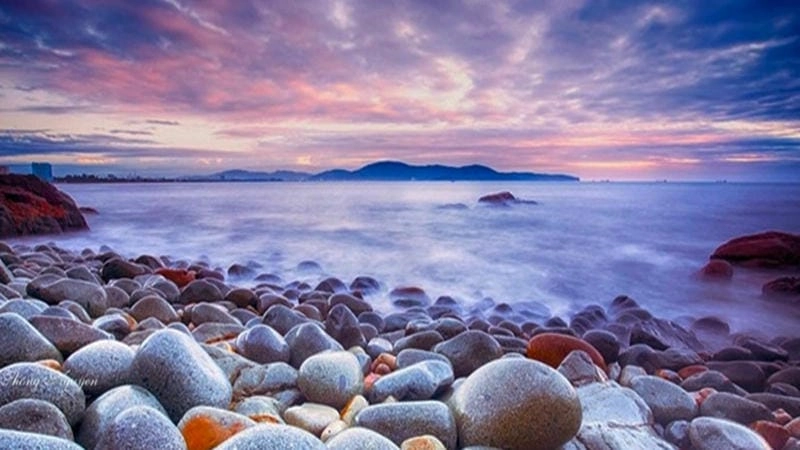 Tận hưởng biển đẹp Bãi tắm Hoàng Hậu