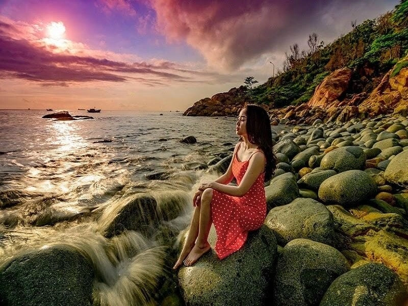 Thưởng thức hải sản Bãi tắm Hoàng Hậu