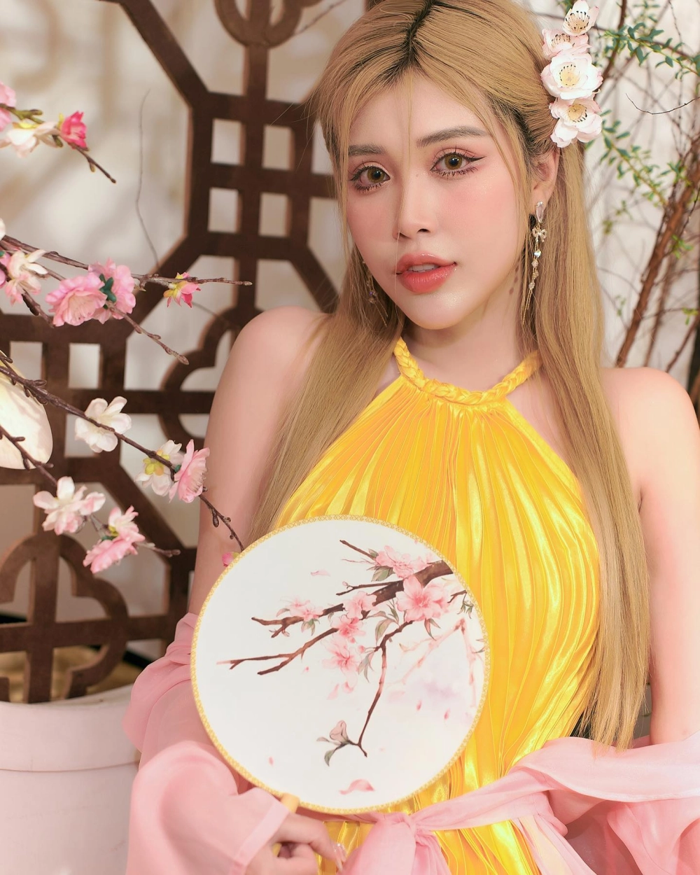 Pinky Bảo Trân và hình ảnh quyến rũ, nóng bỏng của nữ diễn viên Mì Gõ