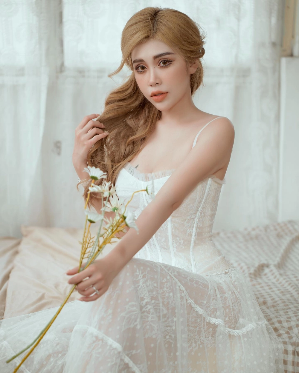 Tên Bảo Trân trong tiếng Anh có thể được dịch là Precious hoặc Pearl