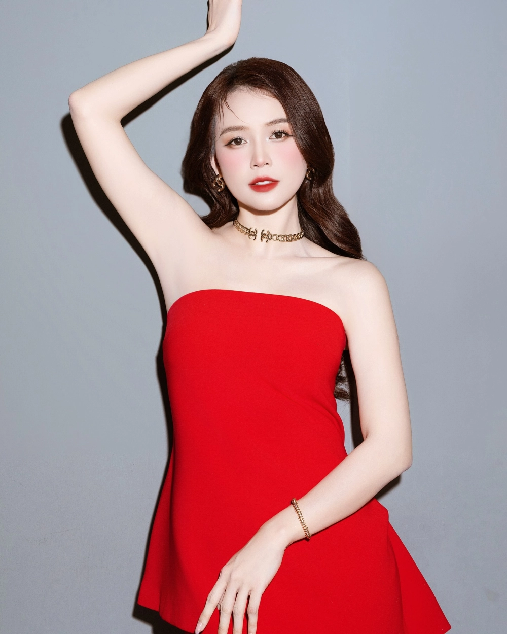 Hình ảnh bé gái xinh và vẻ đẹp tựa thiên thần