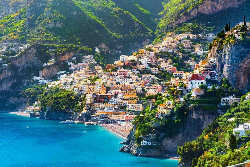 Khám phá địa danh nổi tiếng bờ biển amalfi ý