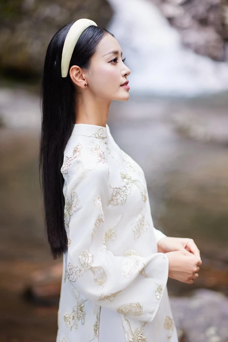 Bùi Khánh Linh đảo thiên đường và những ồn ào liên quan đến chương trình