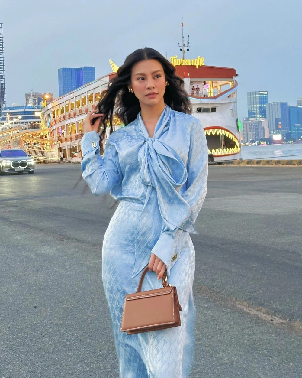 Bùi Lan Hương tuổi và vẻ đẹp quyến rũ đậm chất riêng