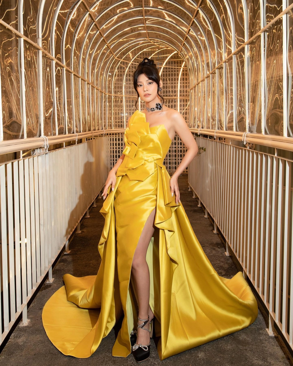 Bùi Lan Hương chiều cao và vẻ đẹp quyến rũ, đậm chất nghệ sĩ