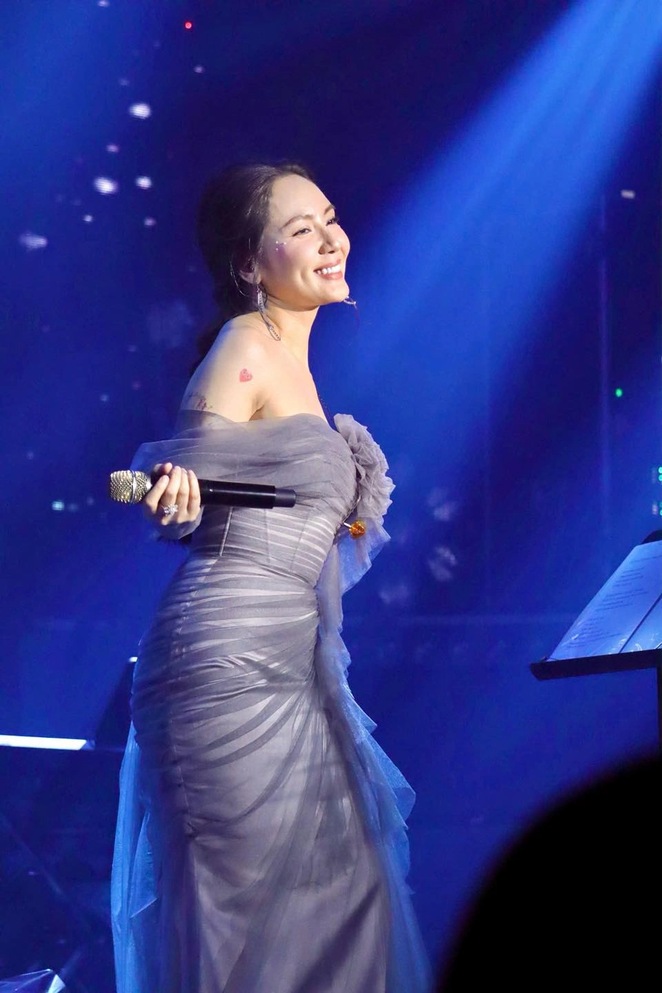 Ca sĩ Phương Linh sinh năm nào nữ diva 8x tài năng