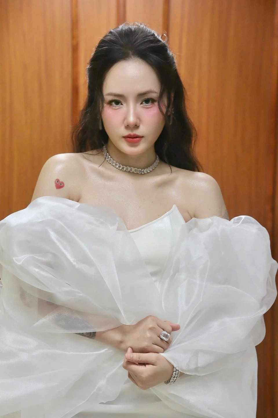 Ca sĩ Phương Linh bao nhiêu tuổi và vẻ đẹp sang trọng, quý phái