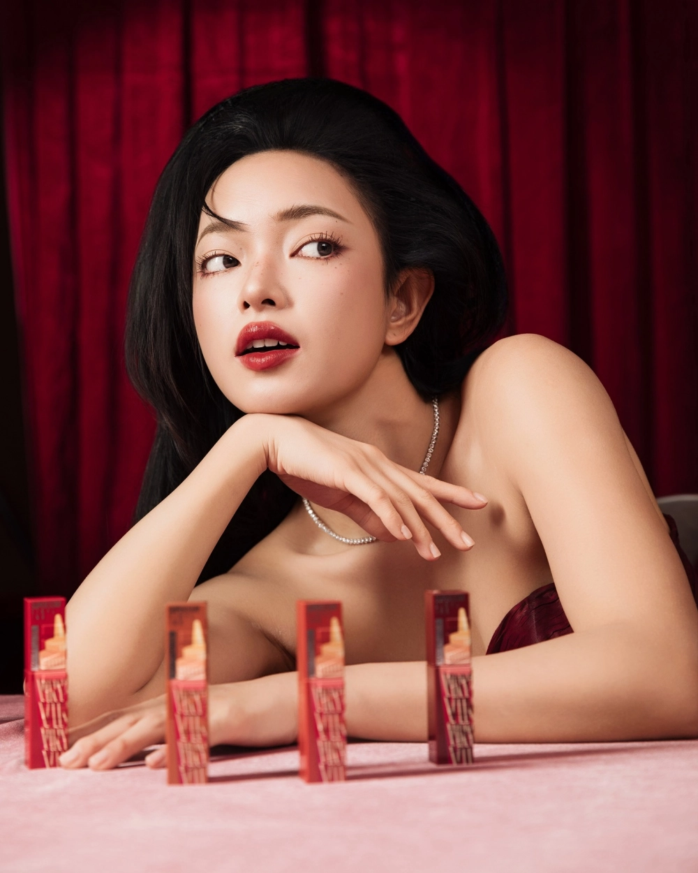 Châu Bùi fashionista hàng đầu và biểu tượng thời trang của giới trẻ Việt