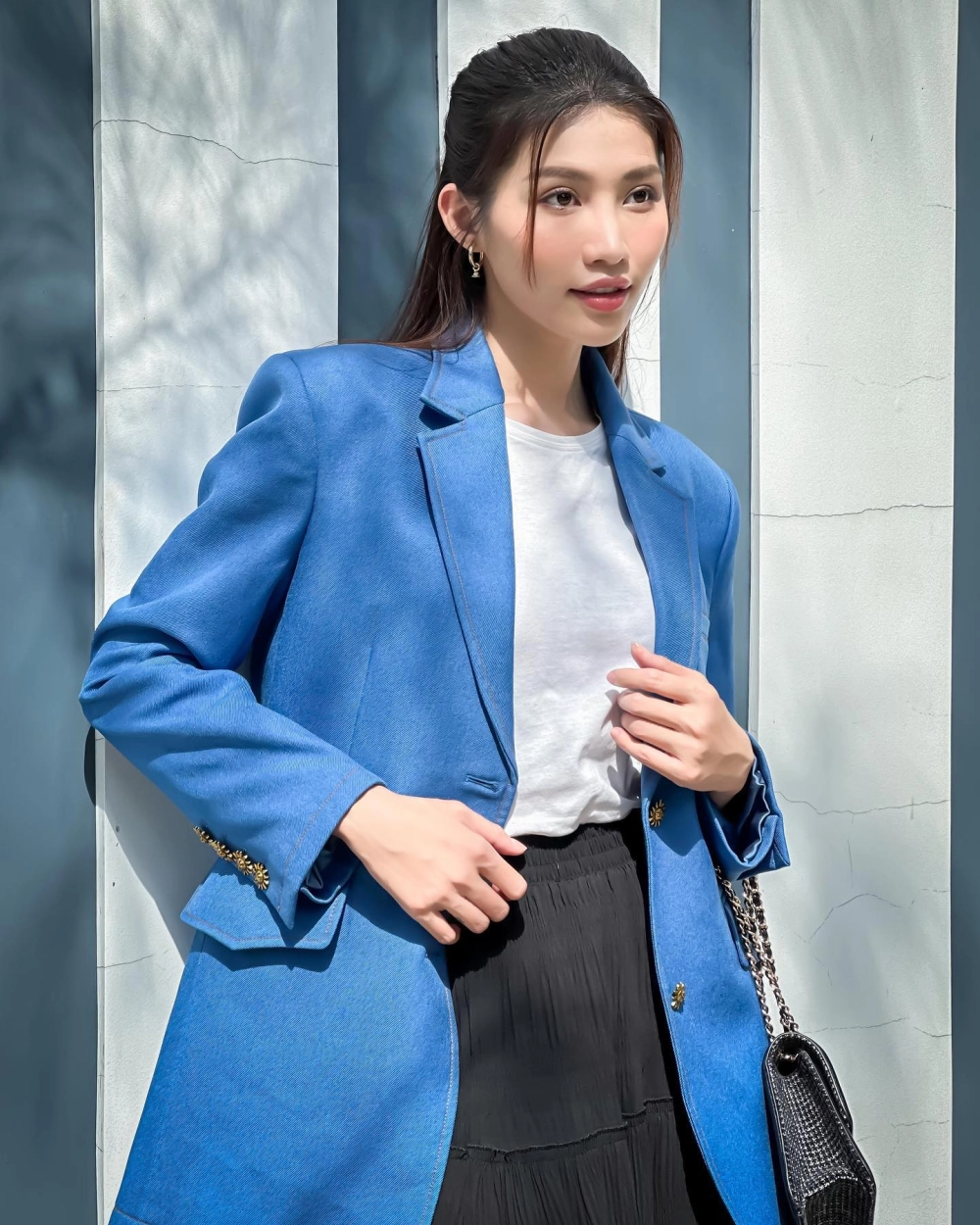 Chế Nguyễn Quỳnh Châu dân tộc gì cô là người dân tộc Kinh