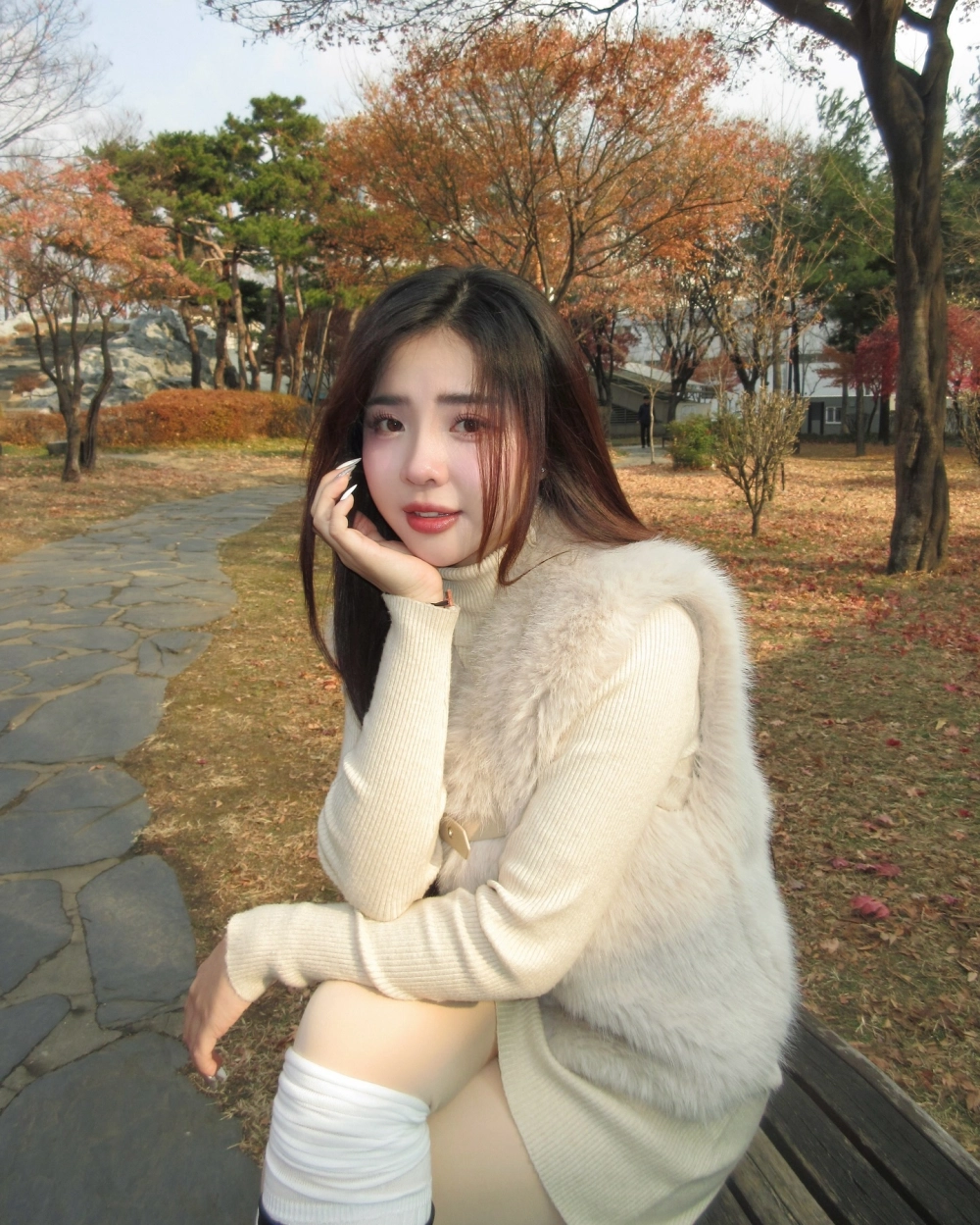 Gái đẹp tóc dài ngầu cá tính và thu hút mọi ánh nhìn