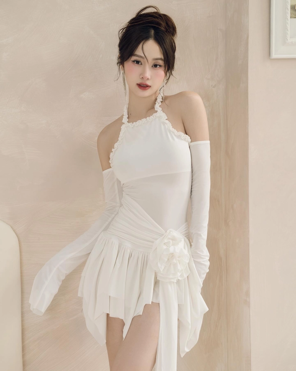 Cô gái xinh đẹp nhất Việt Nam là ai, câu hỏi gây tò mò