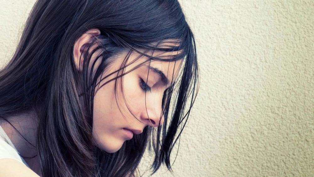 Ảnh con gái buồn cho những ai đang thất tình