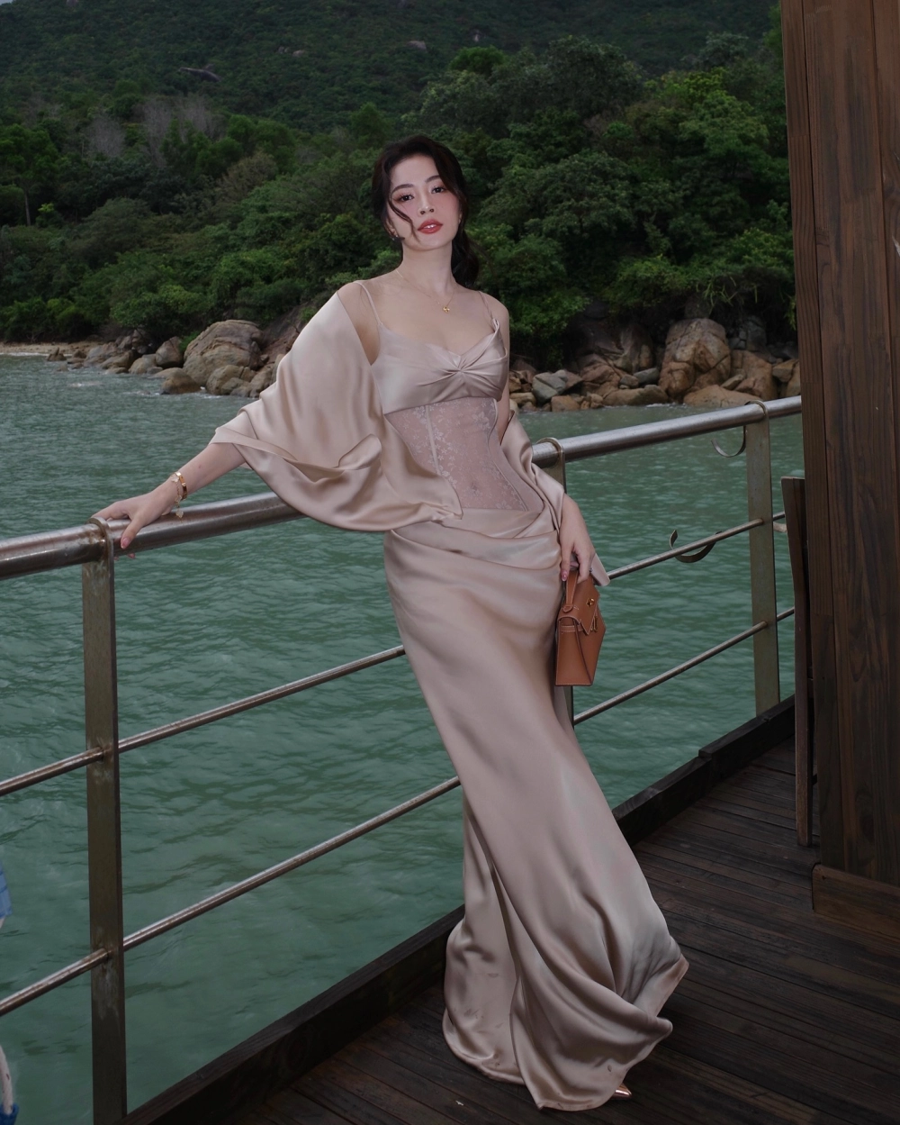 Em gái xinh và vẻ đẹp trong sáng, thanh thuần