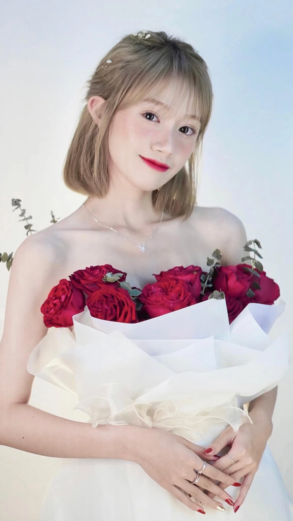 Em gái Samsung phong cách hiện đại và năng động