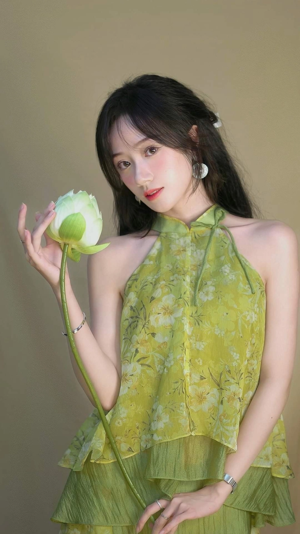 Hình ảnh em gái đáng yêu ngây thơ và phong cách đáng yêu