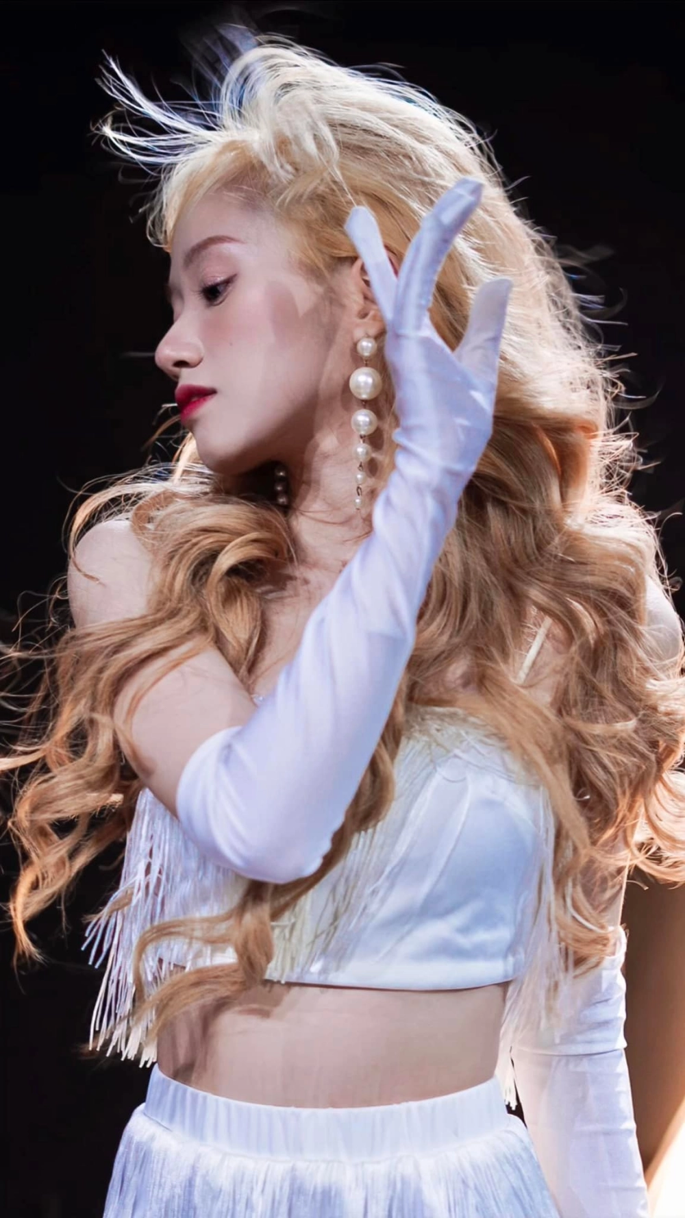 Đào Lê Phương Hoa làng lá điệu nhảy viral nhất năm