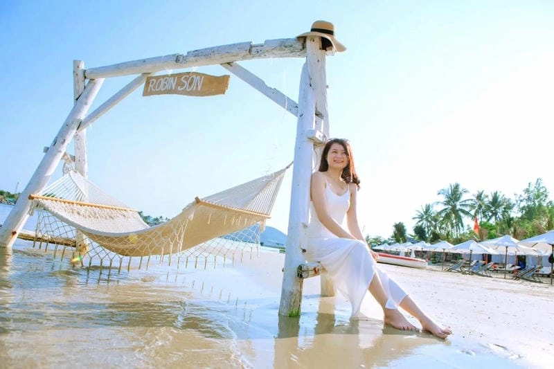 Ngắm hoàng hôn Đảo Robinson