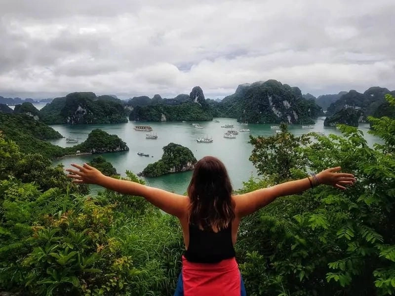 Đón bình minh Đảo Titop