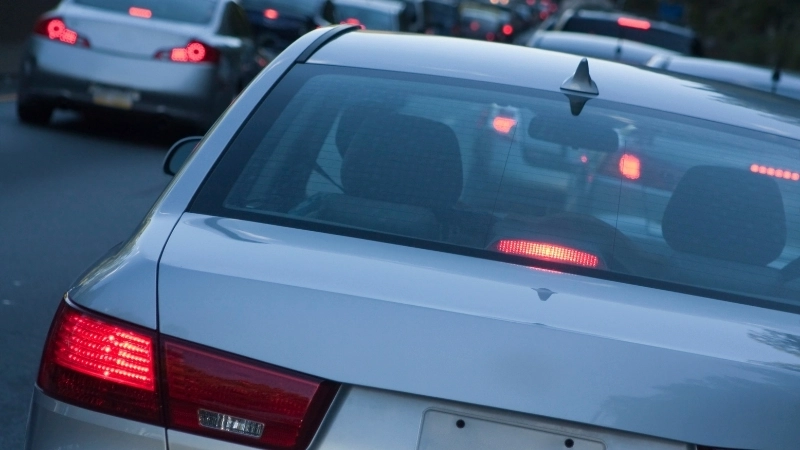 Đèn báo phanh ô tô sáng là gì?