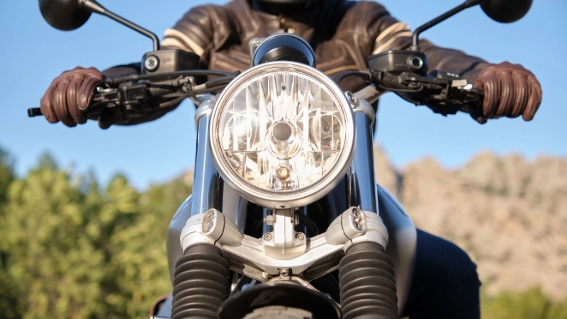 Nguyên nhân khiến đèn pha xe máy không sáng