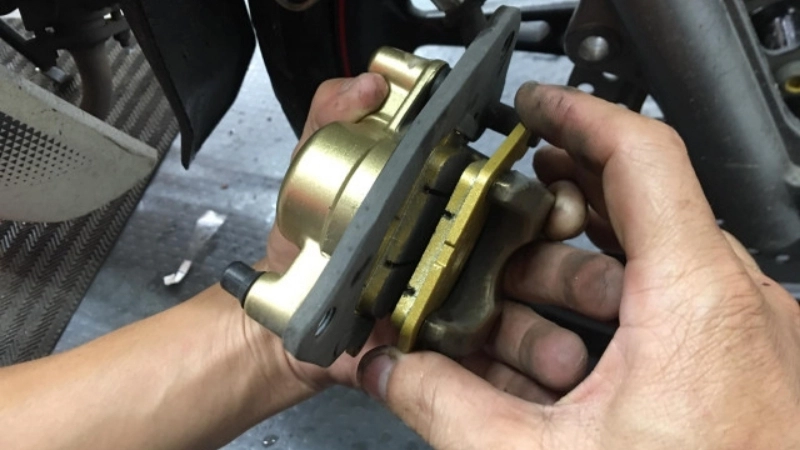 Dấu hiệu nhận biết đĩa phanh xe máy mòn