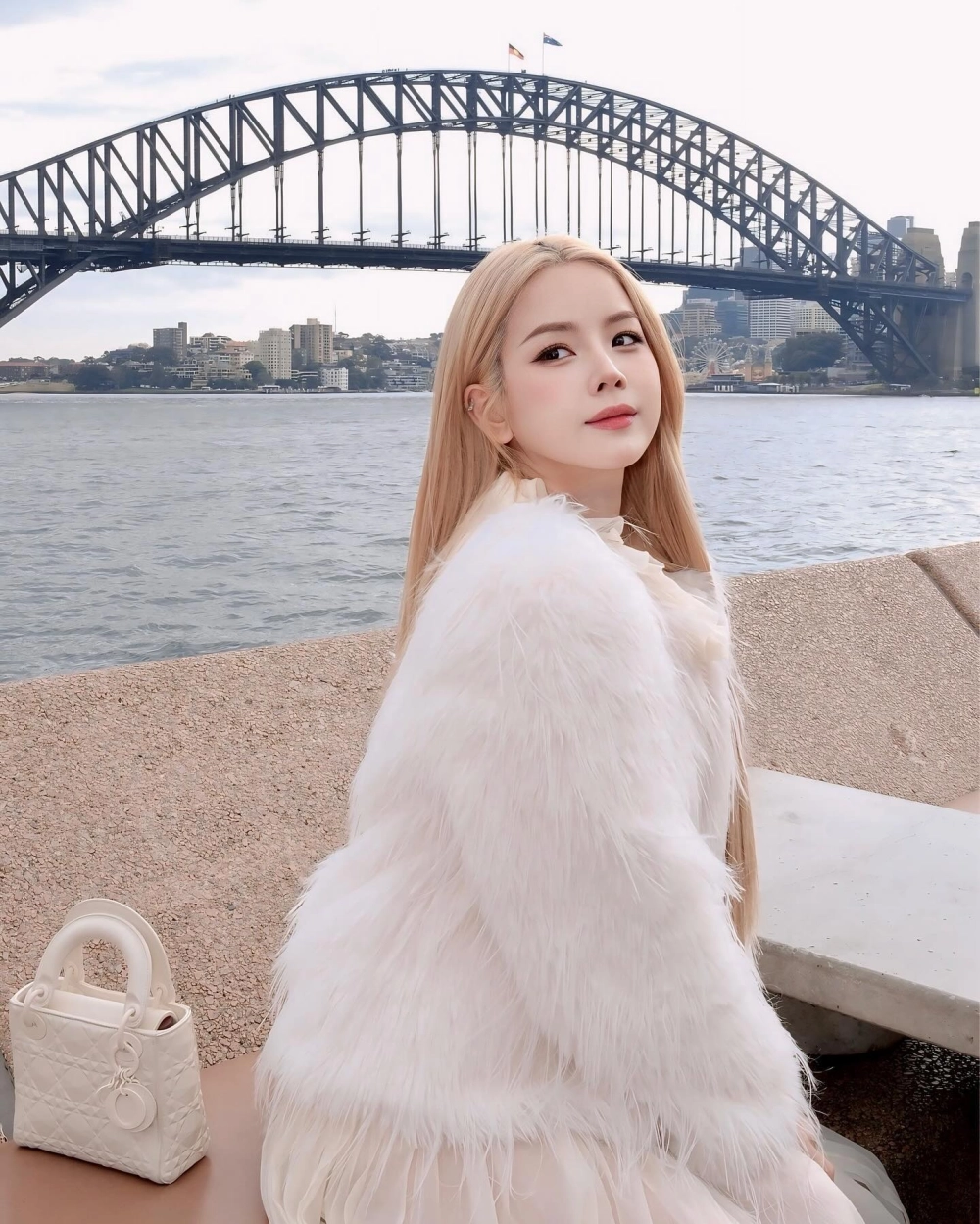 DJ Mie nữ DJ búp bê và những màn trình diễn khuấy động sân khấu