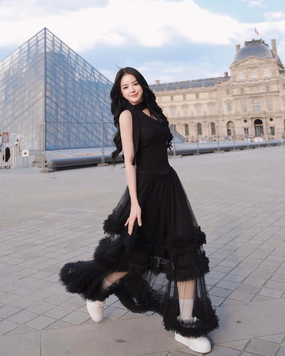 DJ Mie rung lắc con hàu và những khoảnh khắc hài hước, viral