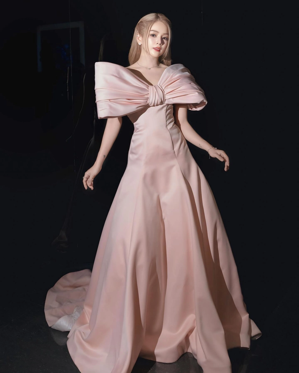 DJ Mie sinh năm bao nhiêu cô sinh năm 1995 tại Đà Nẵng