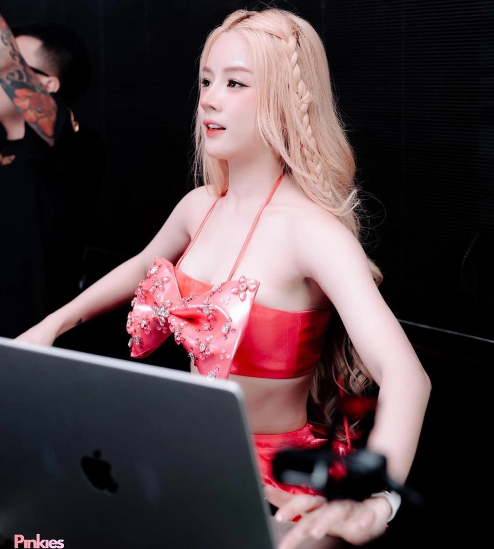 DJ Mie cao bao nhiêu cô sở hữu chiều cao 1m55