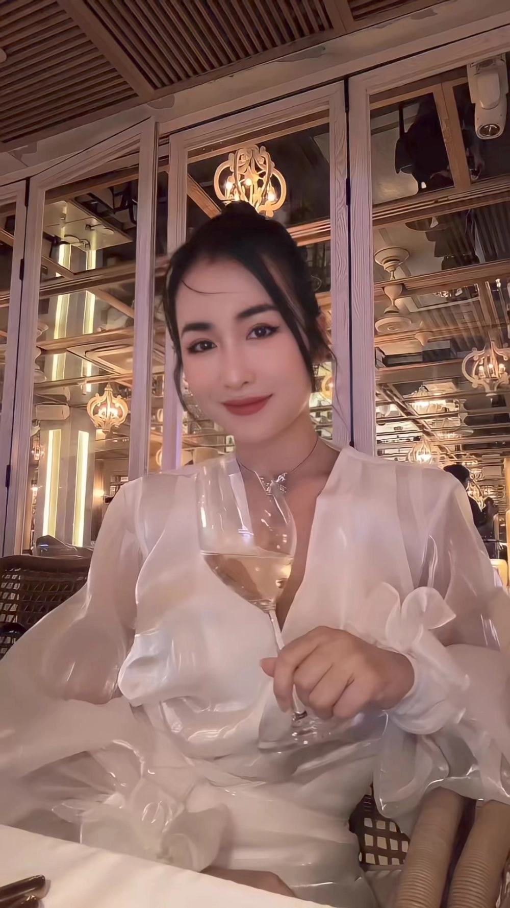 Trang Moon DJ remix và những bản nhạc độc quyền cực hay