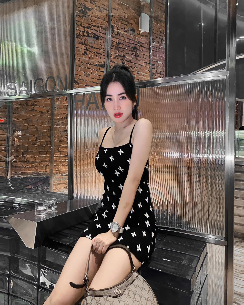 DJ Trang Moon sinh năm 1993 và vẻ đẹp trẻ trung, nóng bỏng