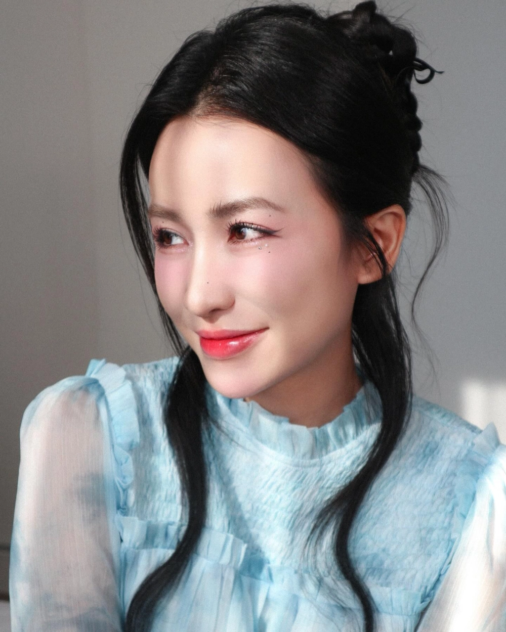 Giá thuê DJ Trang Moon và mức cát-xê của một DJ hàng đầu