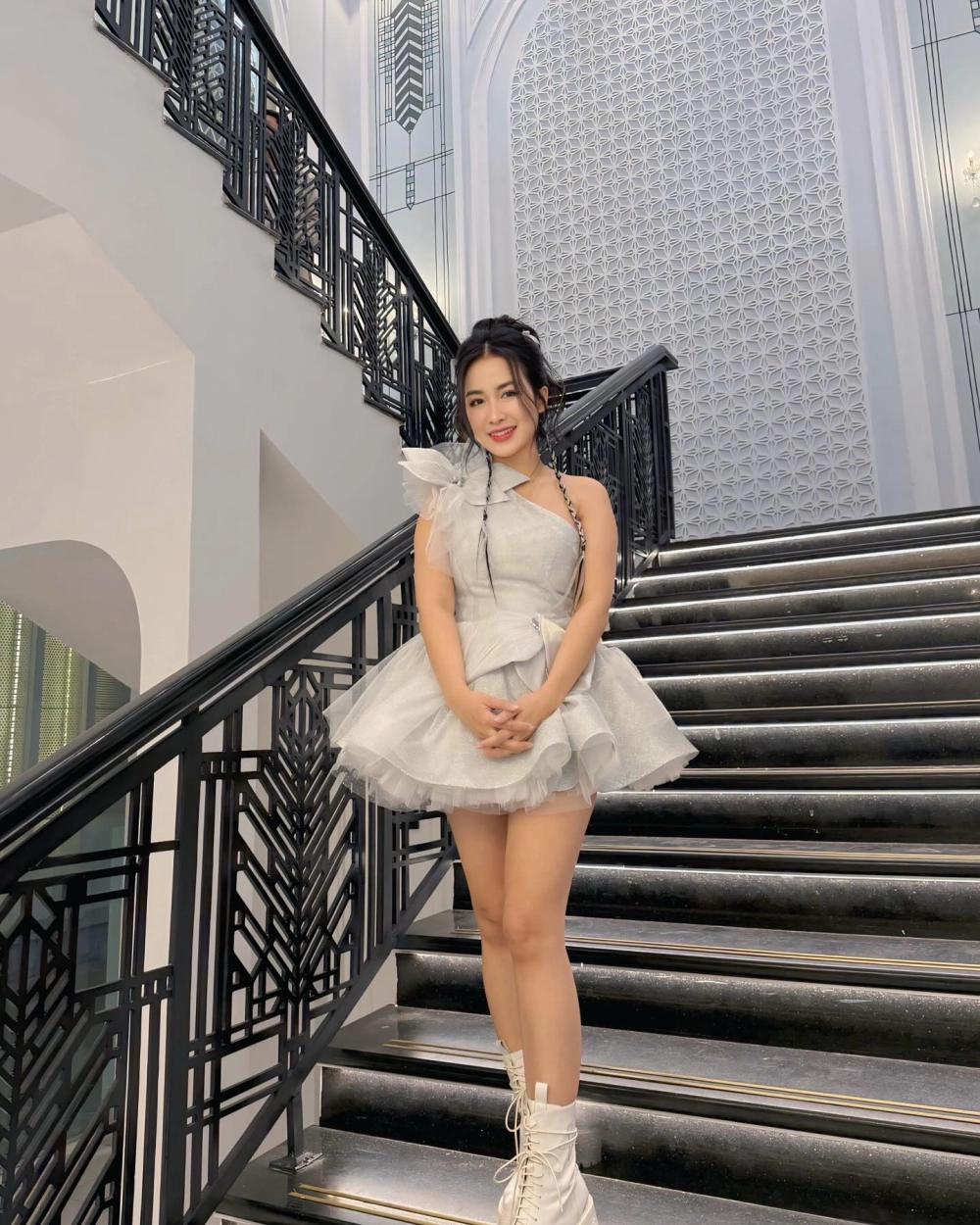 Lk DJ Trang Moon và liên khúc nonstop sôi động, bùng nổ