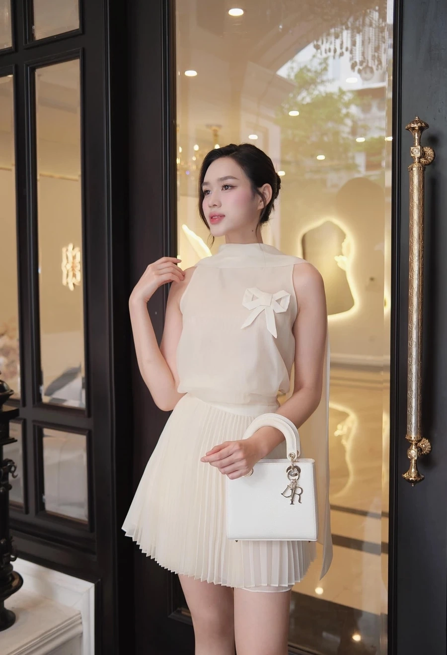 Đỗ Thị Hà quê ở đâu cô sinh ra tại huyện Hậu Lộc, tỉnh Thanh Hóa