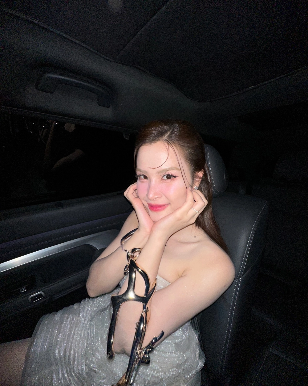 Ca sĩ Đông Nhi sinh năm bao nhiêu và hành trình sự nghiệp đáng ngưỡng mộ